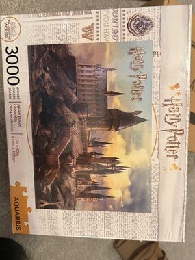 Warner Bros. Harry Potter 3000-Piece Hogwarts Puzzle - Gold, Brown, Blue Artwork